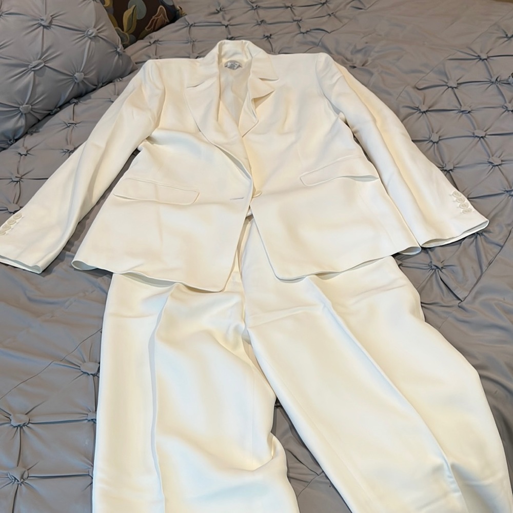 White Ann Taylor LOFT suit—size 10